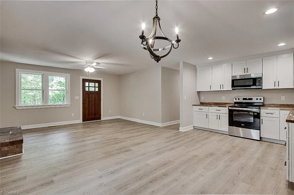 374 Yow Drive Seagrove, NC 27341