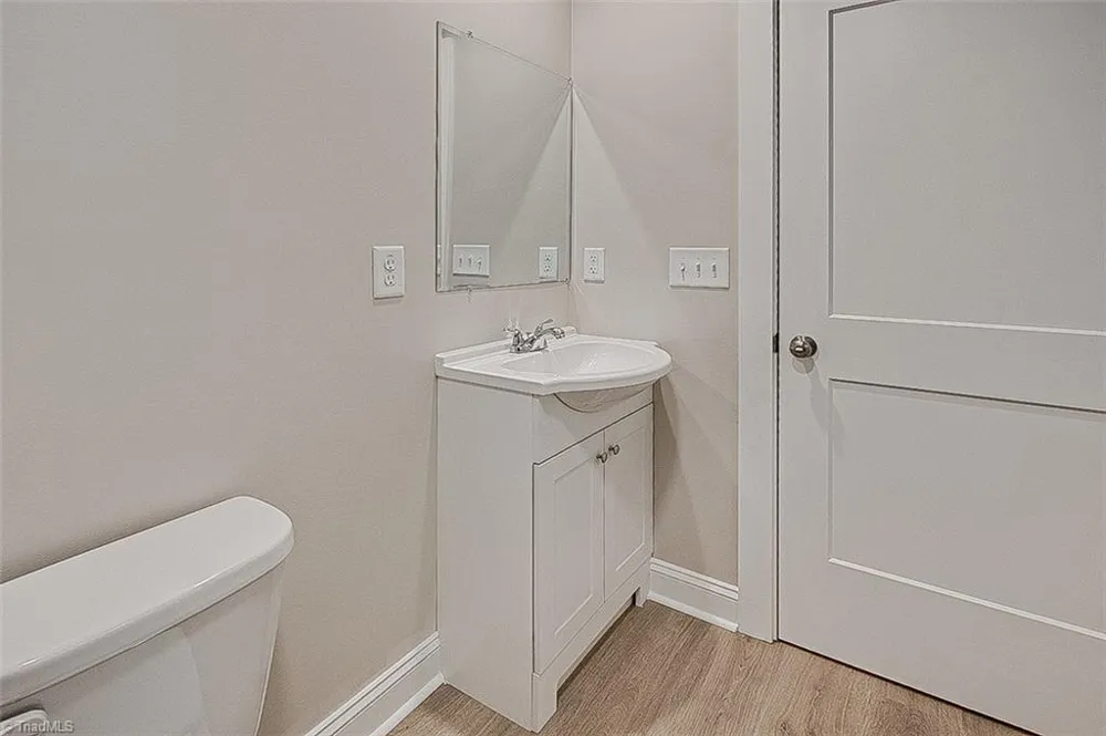 374 Yow Drive Seagrove, NC 27341