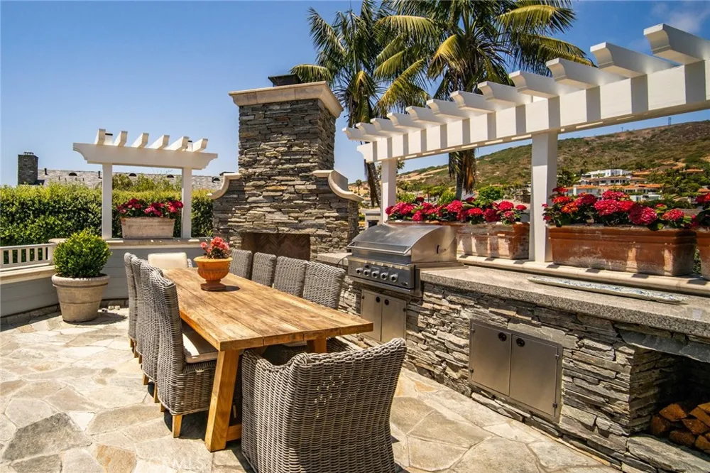 157 EMERALD BAY Laguna Beach, CA 92651