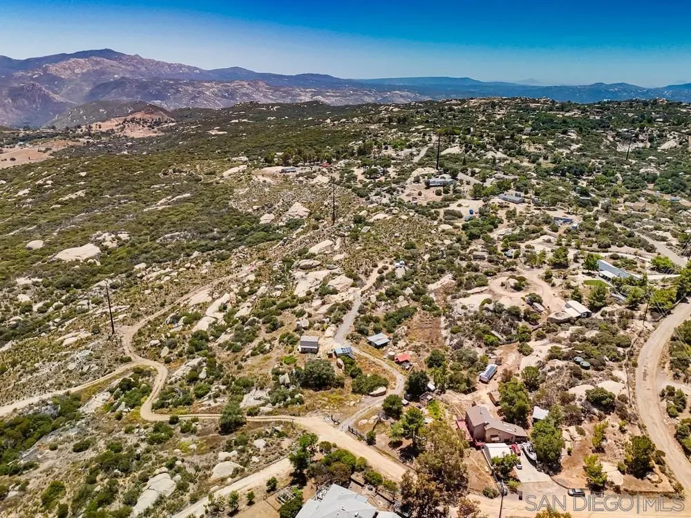 21038 Fog Ridge Alpine, CA 91901