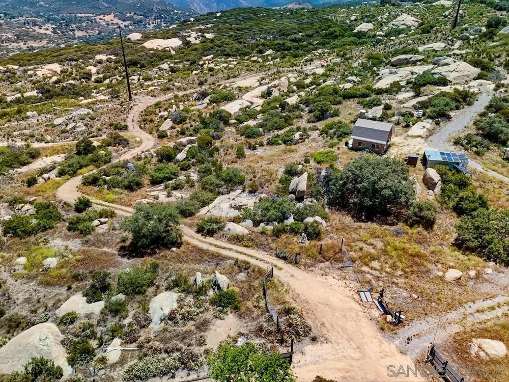 21038 Fog Ridge Alpine, CA 91901