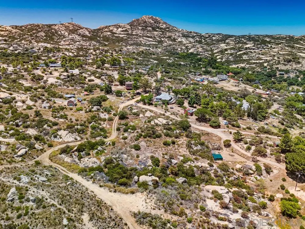 21038 Fog Ridge Alpine, CA 91901