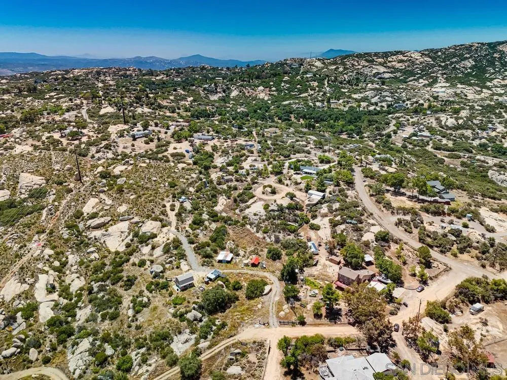 21038 Fog Ridge Alpine, CA 91901