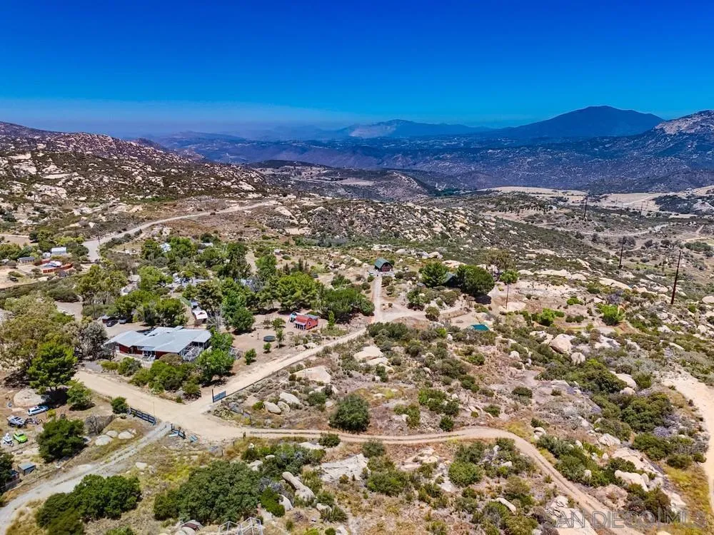 21038 Fog Ridge Alpine, CA 91901