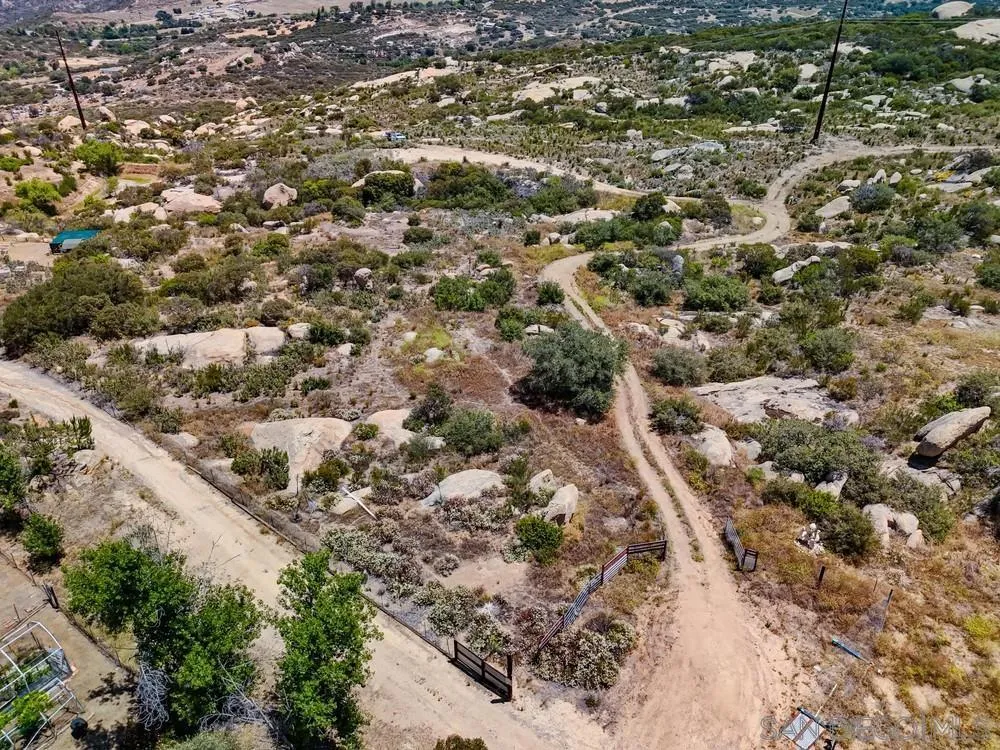 21038 Fog Ridge Alpine, CA 91901