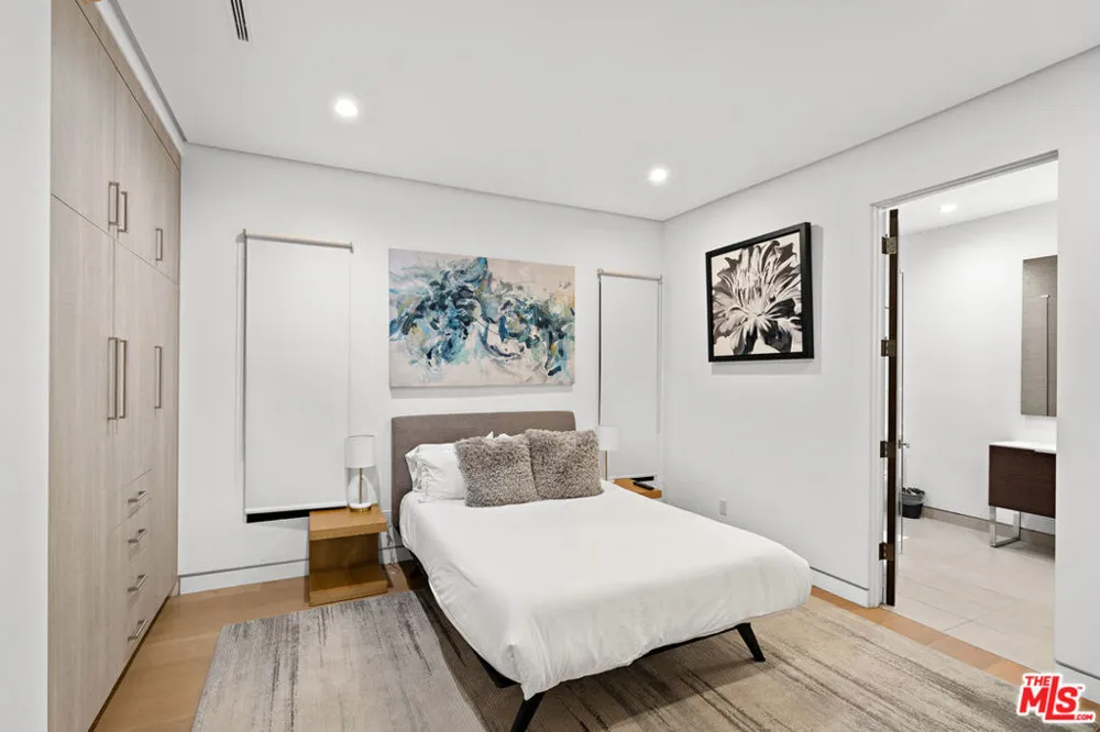 610 STANLEY AVENUE Los Angeles, CA 90036