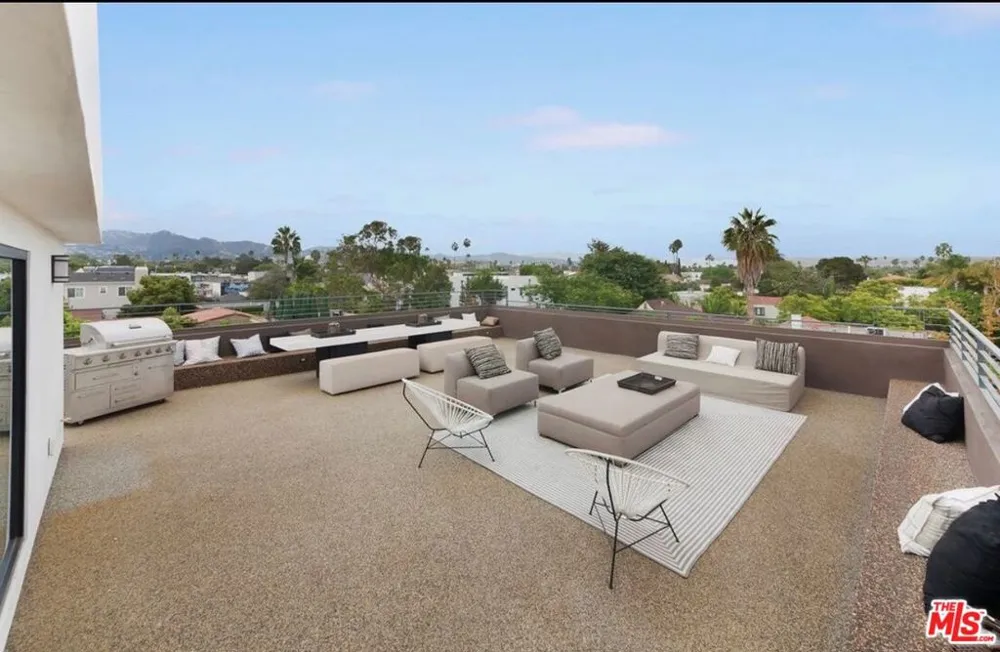 610 STANLEY AVENUE Los Angeles, CA 90036