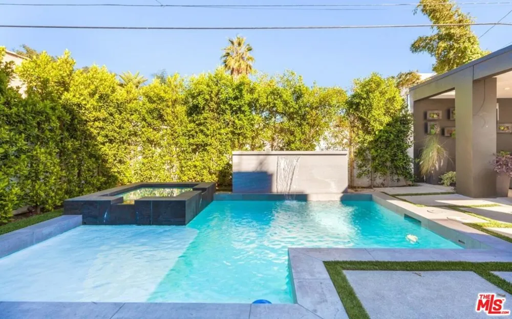 610 STANLEY AVENUE Los Angeles, CA 90036