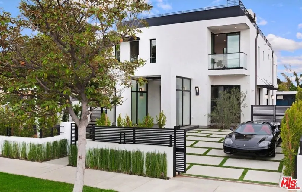 610 STANLEY AVENUE Los Angeles, CA 90036