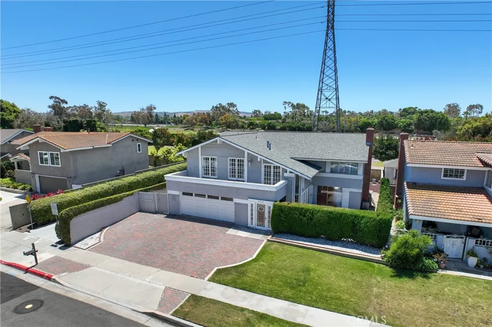3792 Claremont Irvine, CA 92614