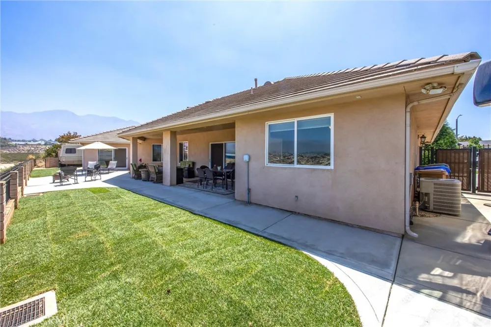 35102 Persimmon Yucaipa, CA 92399
