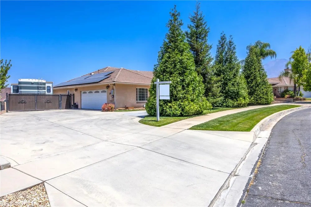 35102 Persimmon Yucaipa, CA 92399