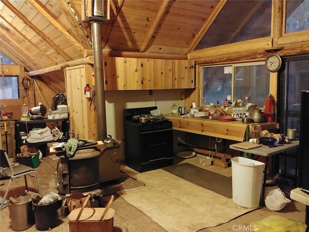11254 Airstrip Road Loch Lomond, CA 95461