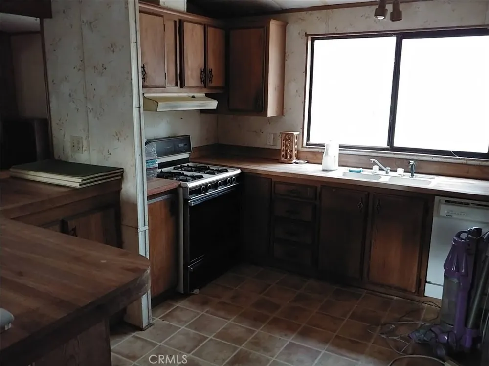 11254 Airstrip Road Loch Lomond, CA 95461