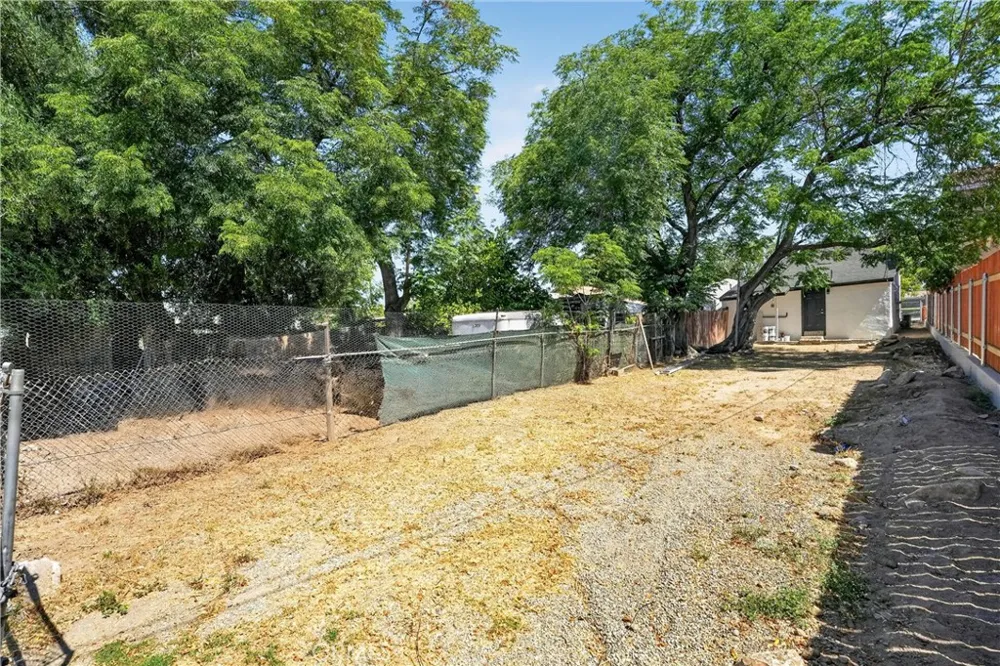 248 W Colton, CA 92324