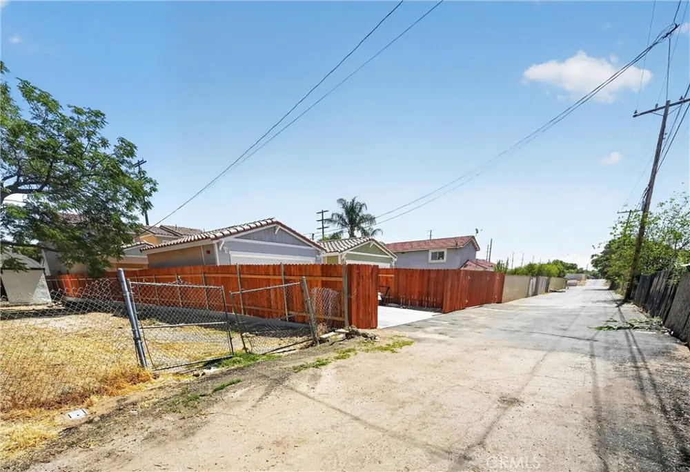 248 W Colton, CA 92324