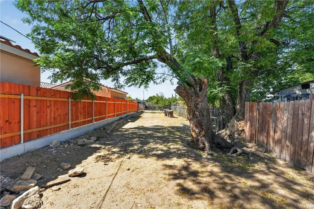 248 W Colton, CA 92324