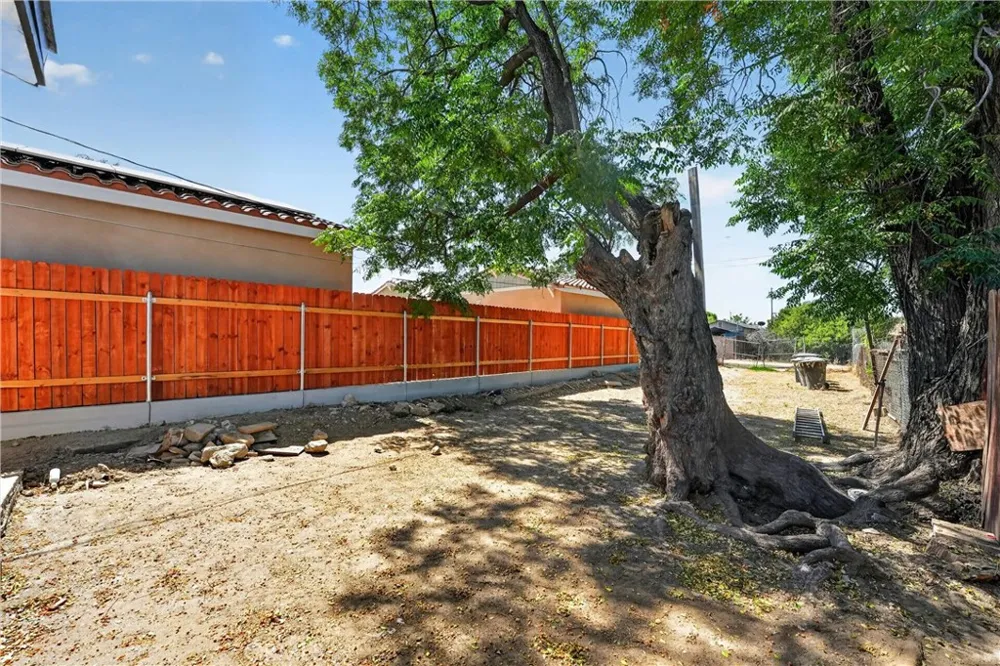 248 W Colton, CA 92324