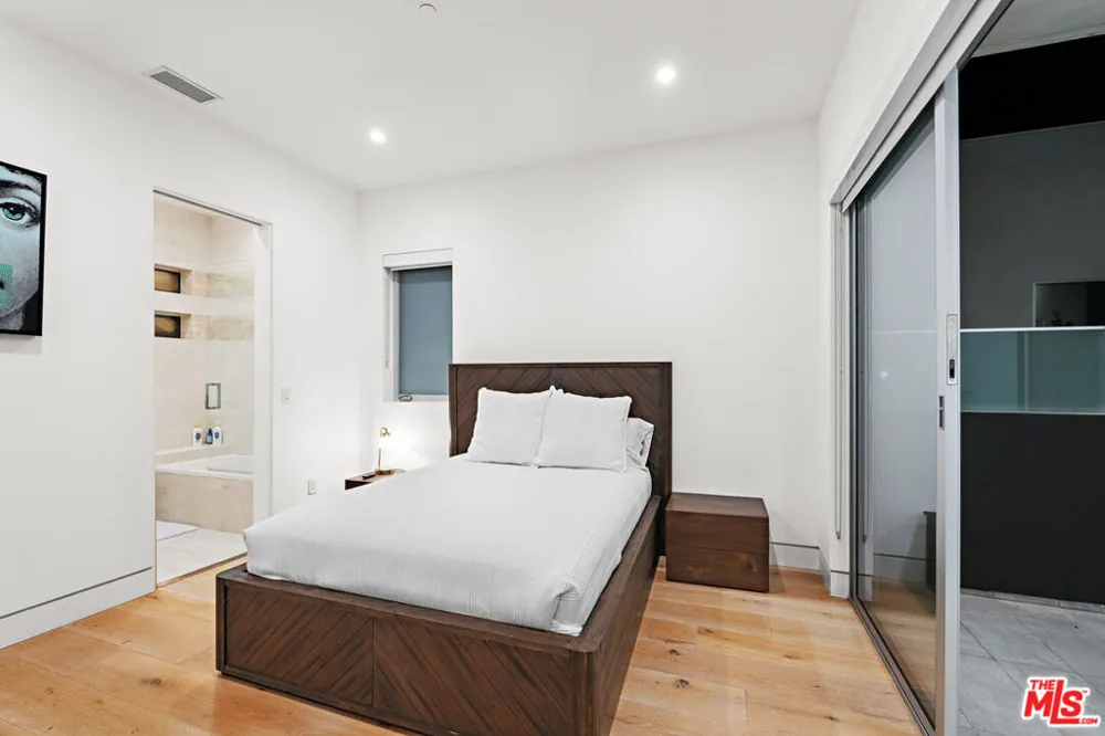 637 Gardner Street Los Angeles, CA 90036