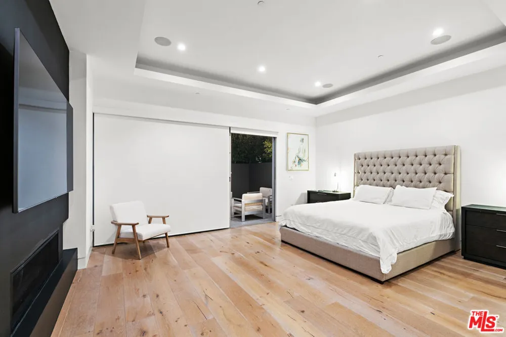 637 Gardner Street Los Angeles, CA 90036