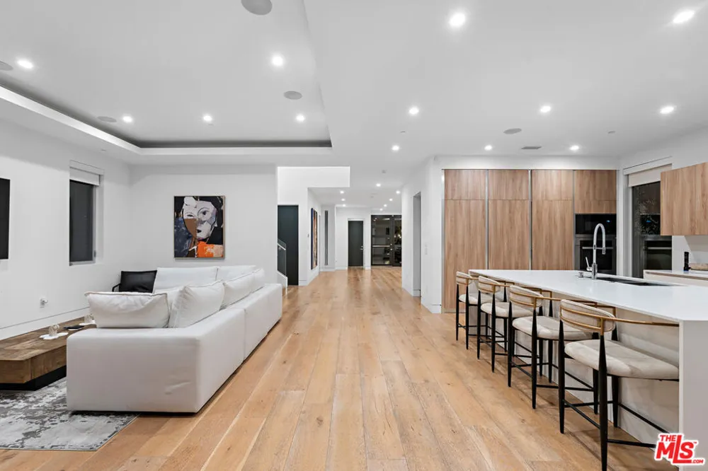 637 Gardner Street Los Angeles, CA 90036