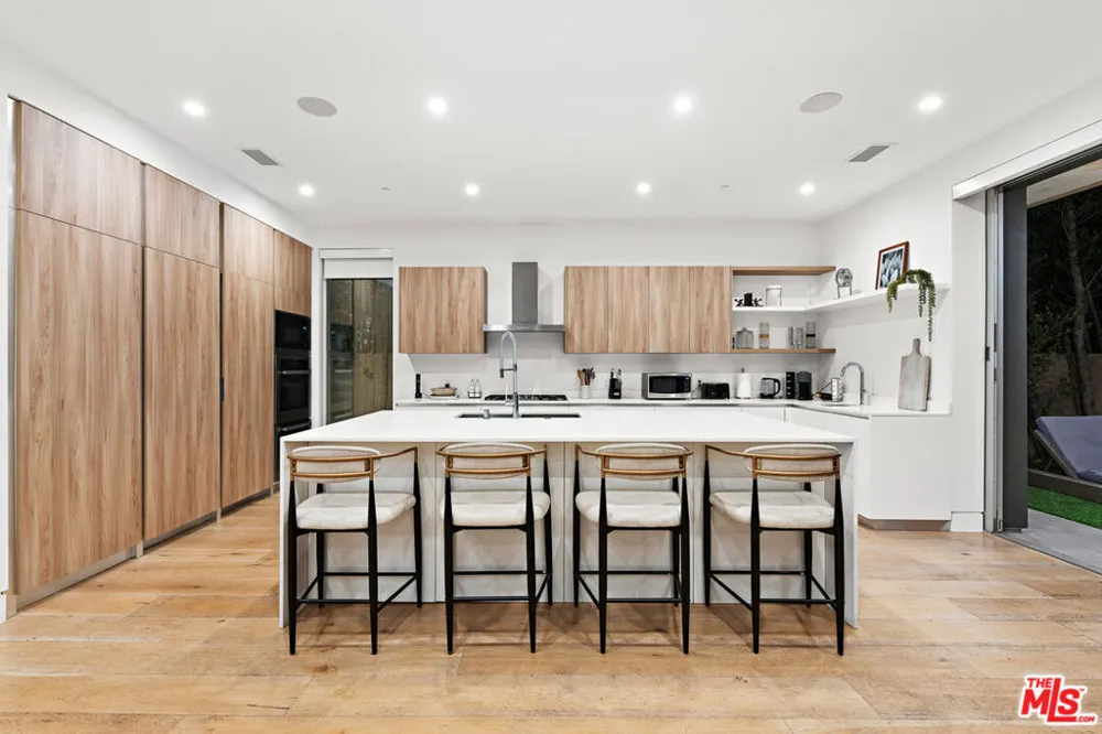 637 Gardner Street Los Angeles, CA 90036