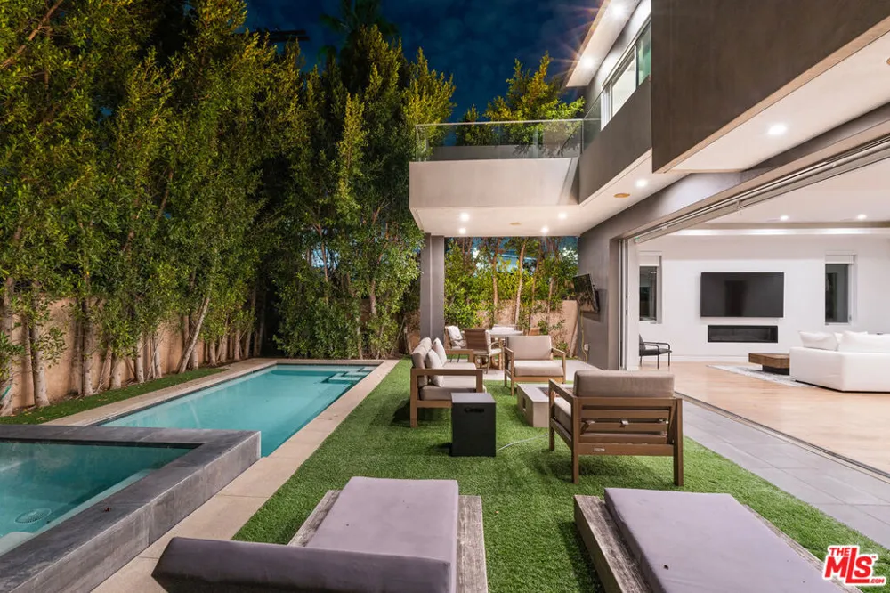 637 Gardner Street Los Angeles, CA 90036