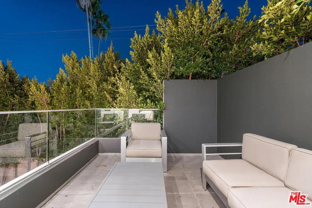 637 Gardner Street Los Angeles, CA 90036