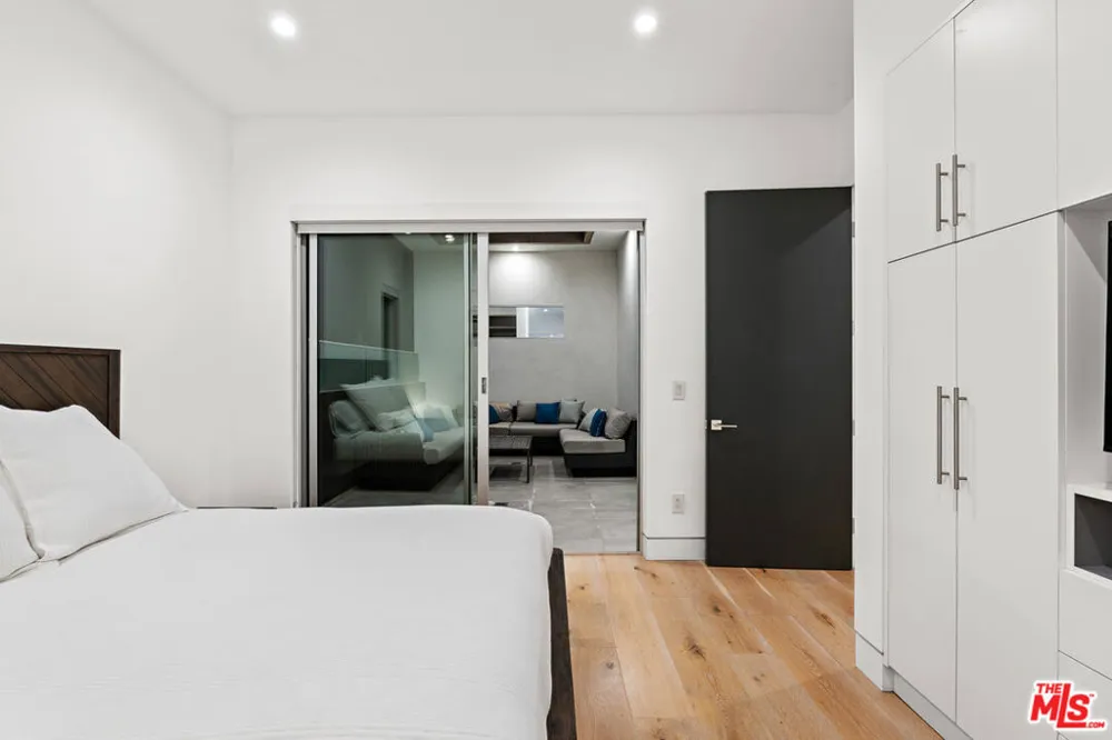 637 Gardner Street Los Angeles, CA 90036