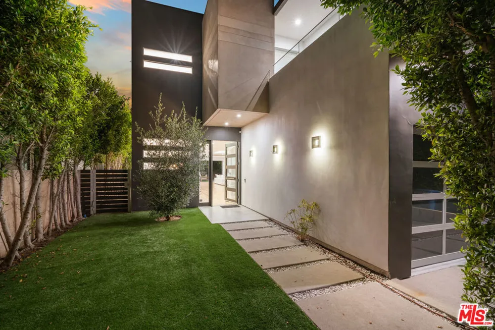 637 Gardner Street Los Angeles, CA 90036