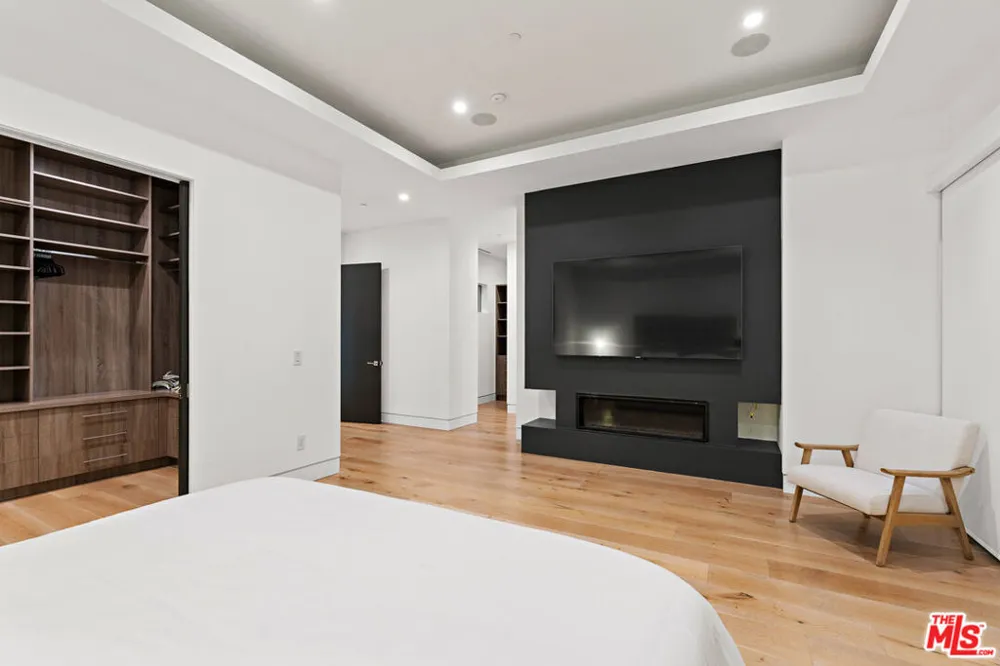 637 Gardner Street Los Angeles, CA 90036