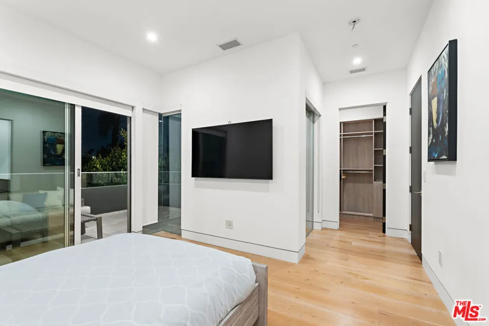 637 Gardner Street Los Angeles, CA 90036