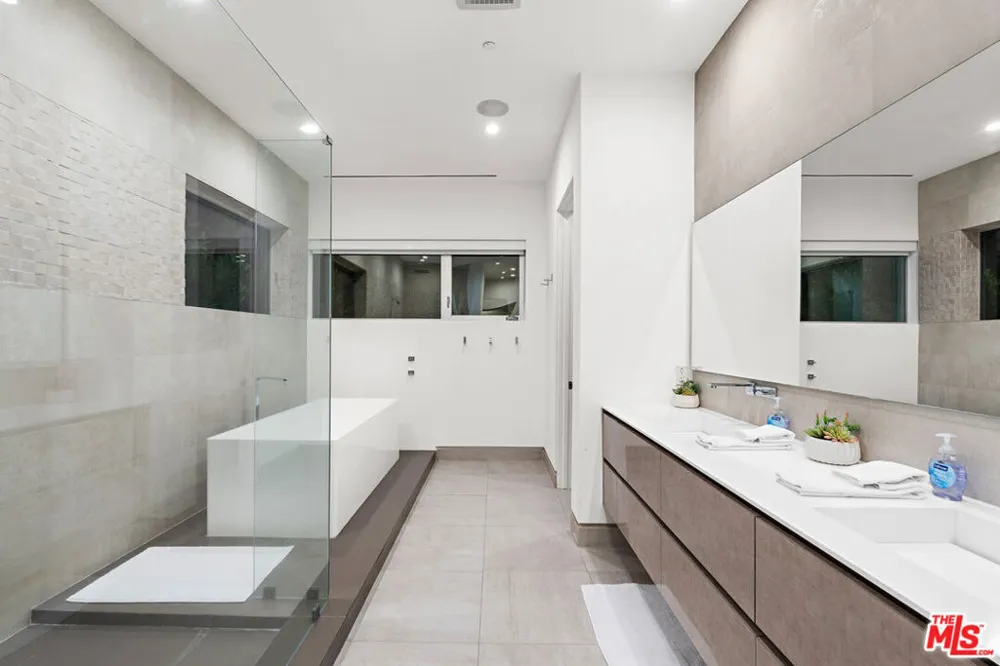 637 Gardner Street Los Angeles, CA 90036
