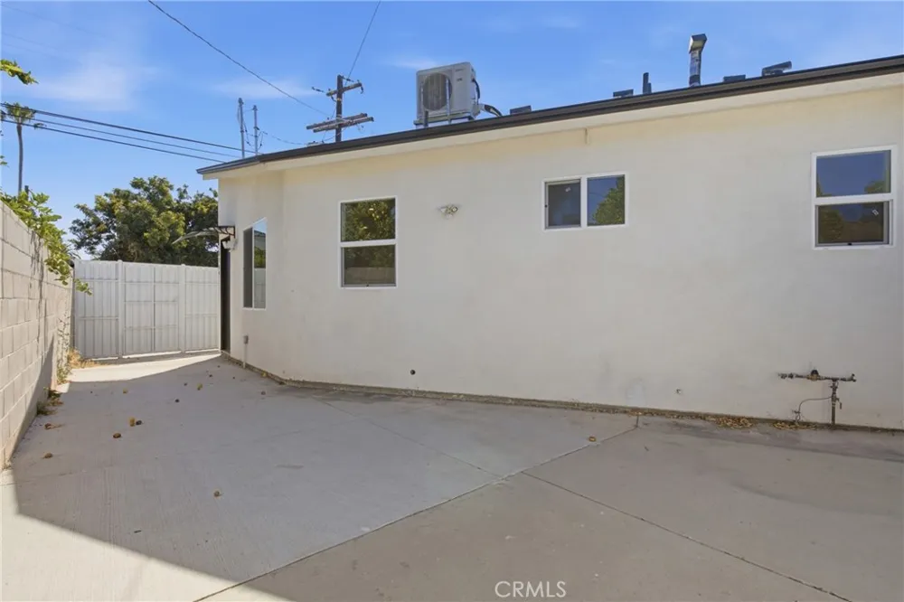 8302 Webb Sun Valley, CA 91352