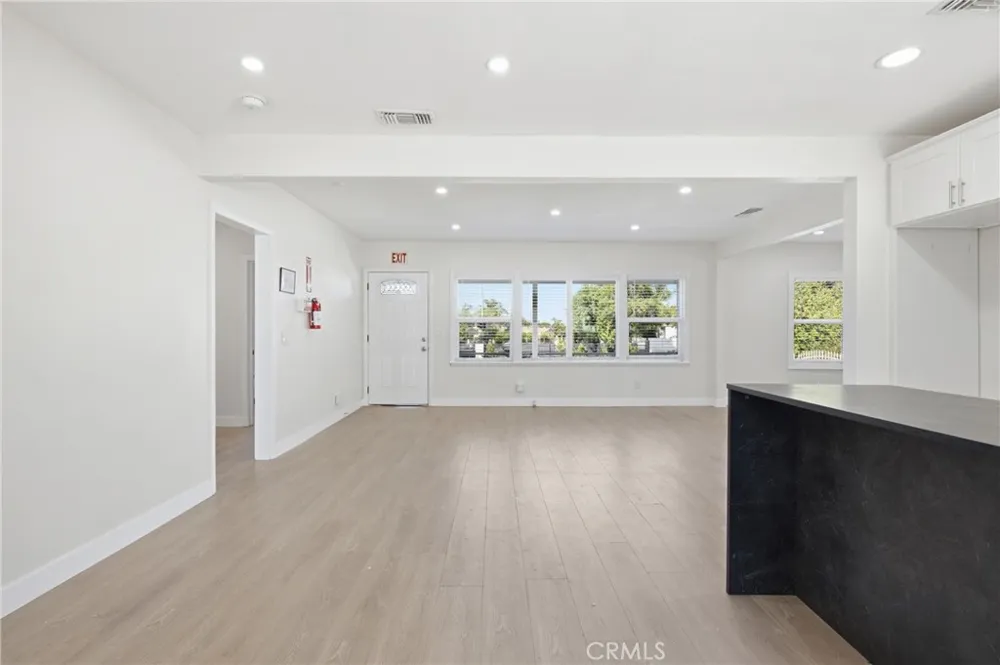 8302 Webb Sun Valley, CA 91352