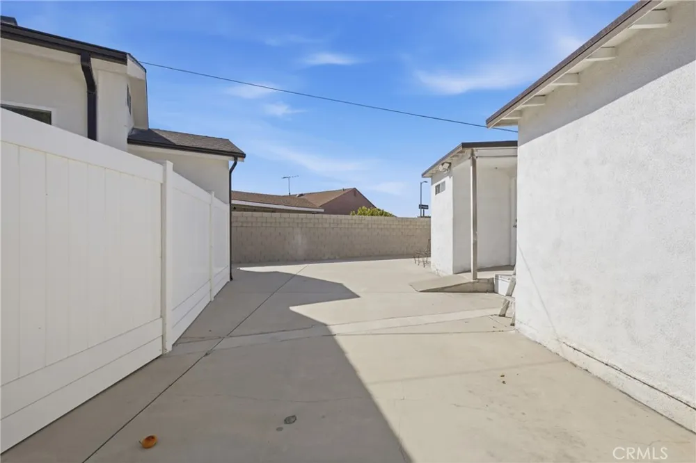 8302 Webb Sun Valley, CA 91352