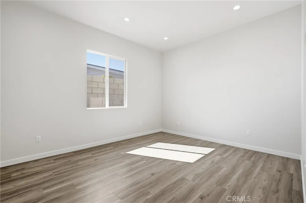 8302 Webb Sun Valley, CA 91352