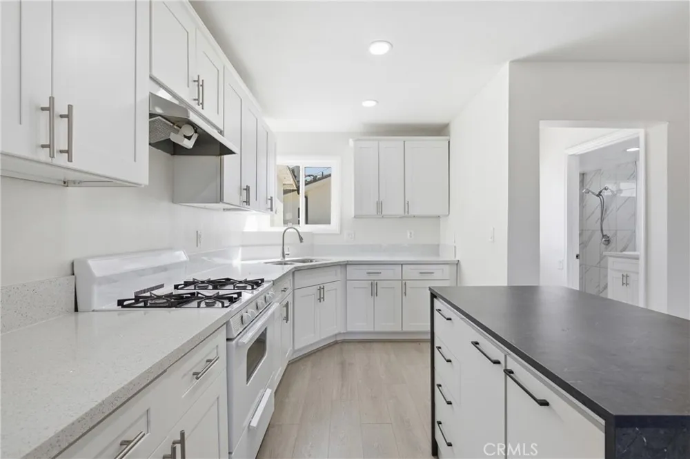 8302 Webb Sun Valley, CA 91352