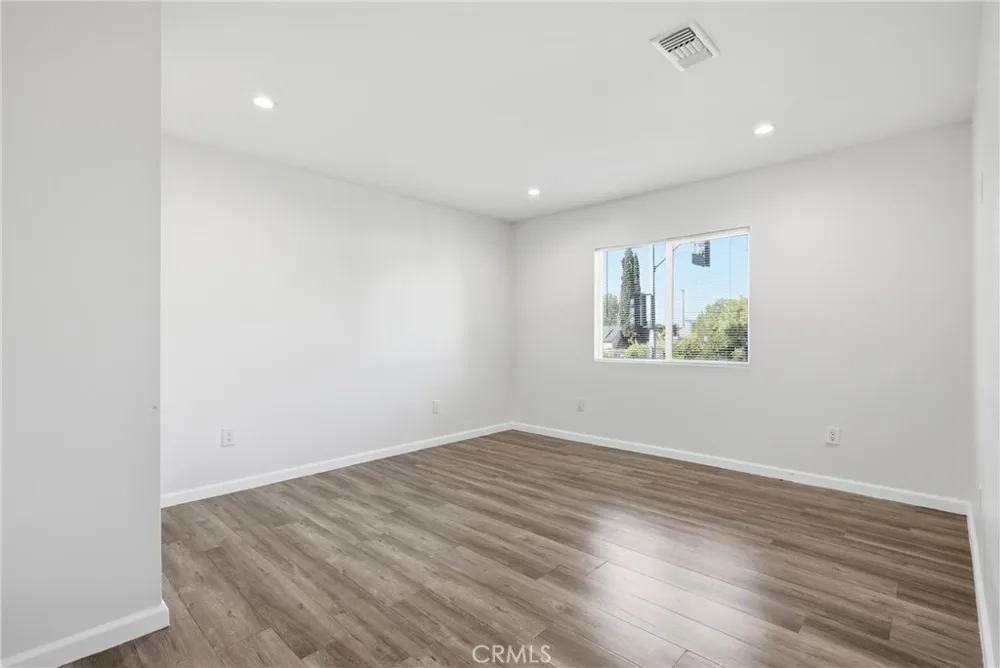 8302 Webb Sun Valley, CA 91352