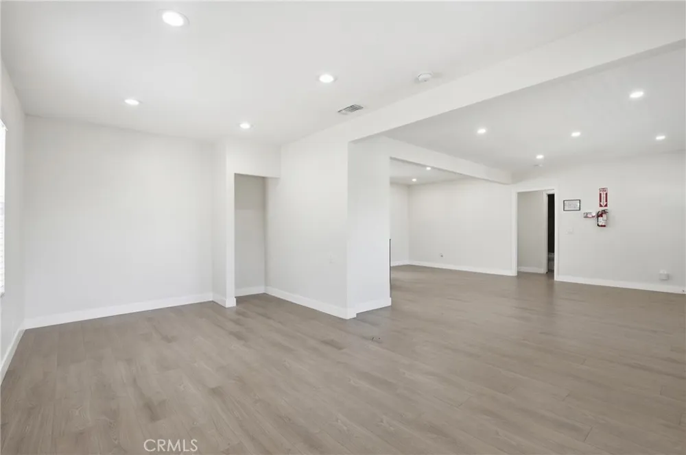 8302 Webb Sun Valley, CA 91352