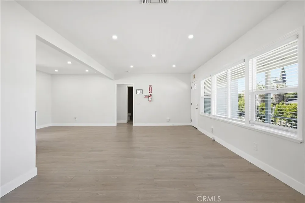 8302 Webb Sun Valley, CA 91352
