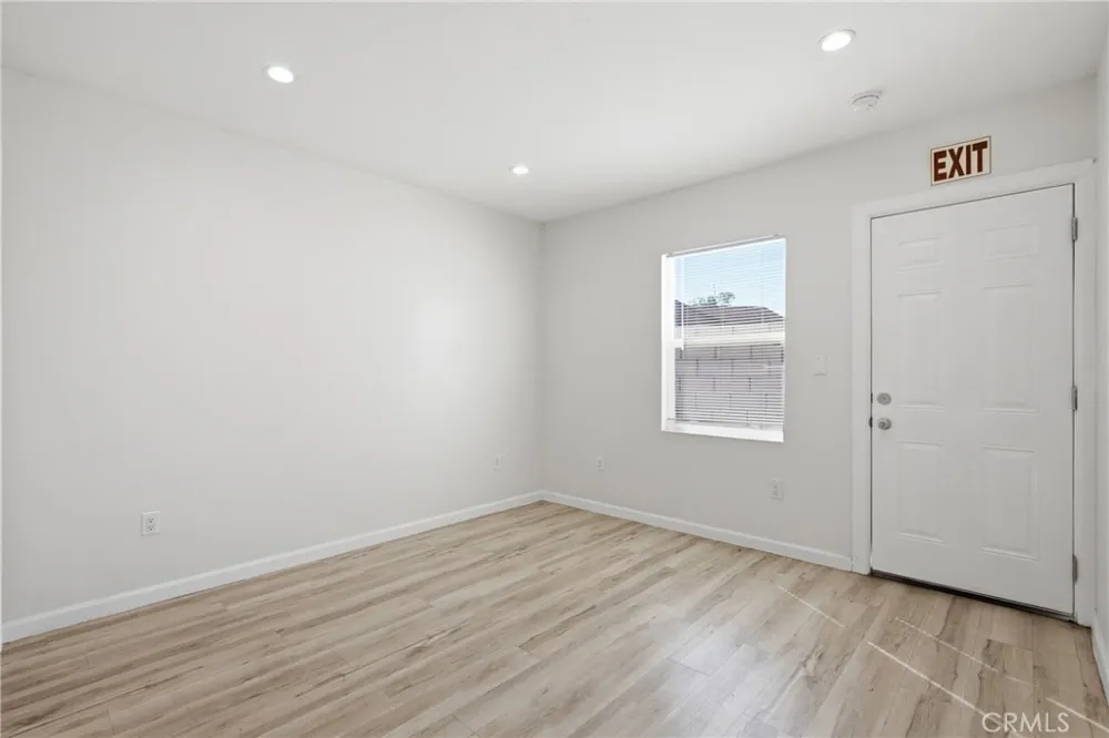 8302 Webb Sun Valley, CA 91352
