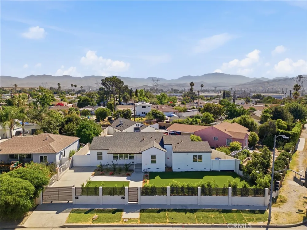 8302 Webb Sun Valley, CA 91352