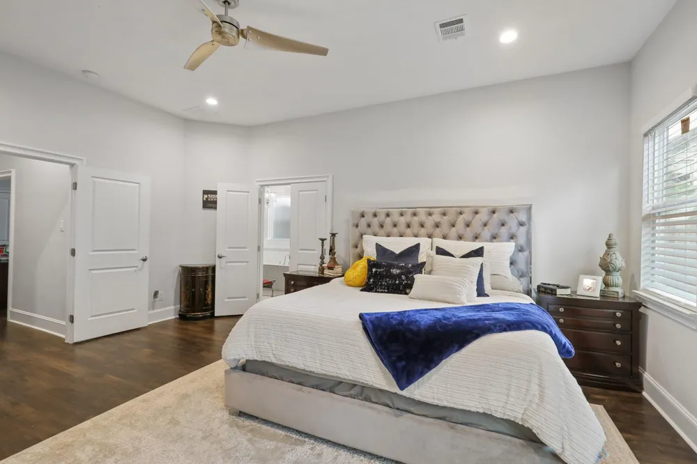 913 Eleanor Street Houston, TX 77009