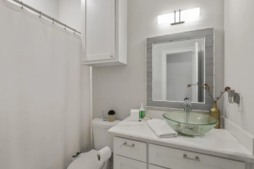 913 Eleanor Street Houston, TX 77009