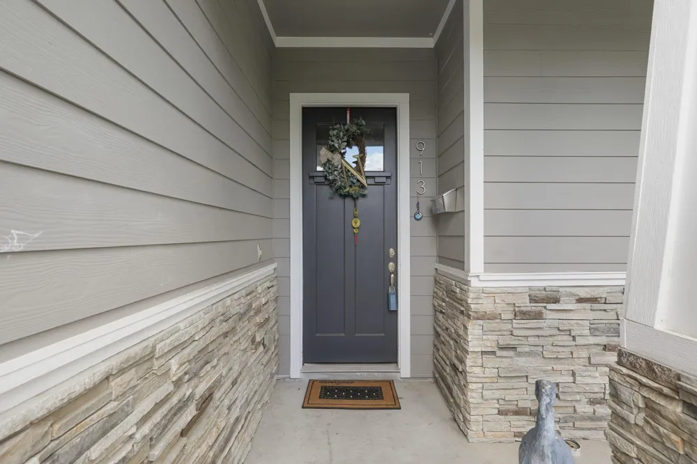 913 Eleanor Street Houston, TX 77009