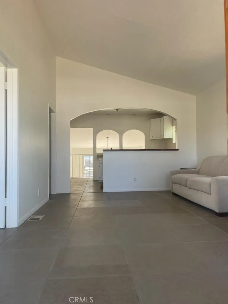 634 E Walnut Burbank, CA 91501
