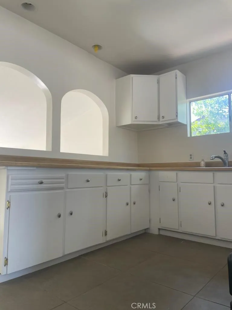 634 E Walnut Burbank, CA 91501