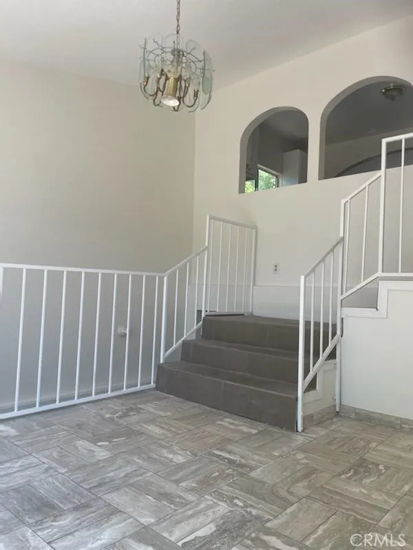 634 E Walnut Burbank, CA 91501