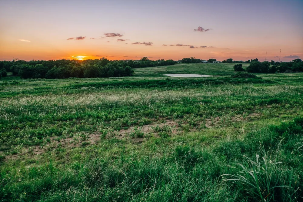 3 Pleasant Hill School Road Brenham, TX 77833